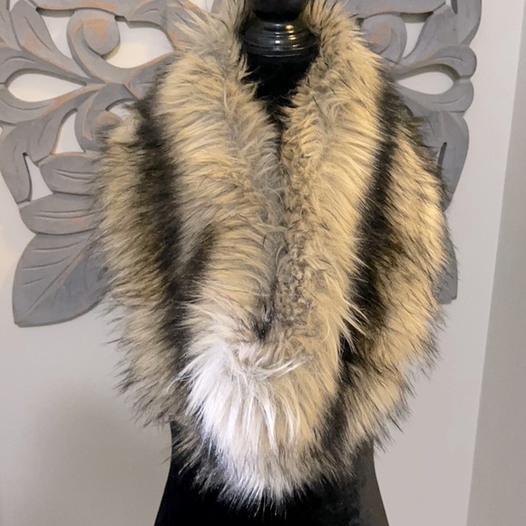 Michael Kors faux fur collar
